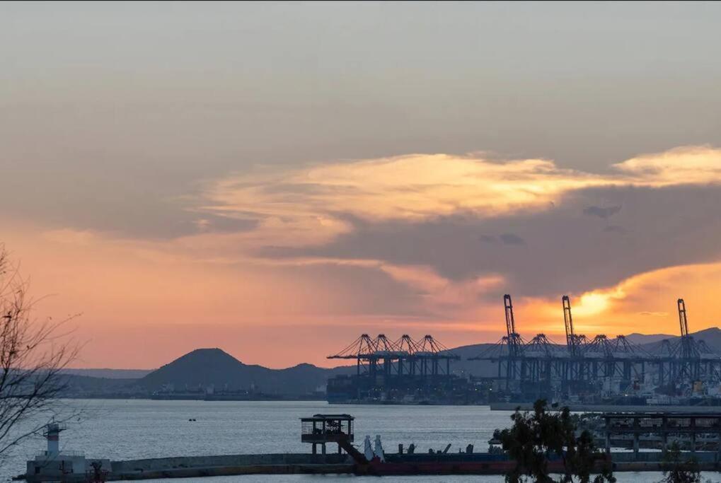 Sea View Garden Suites Piraeus Luaran gambar